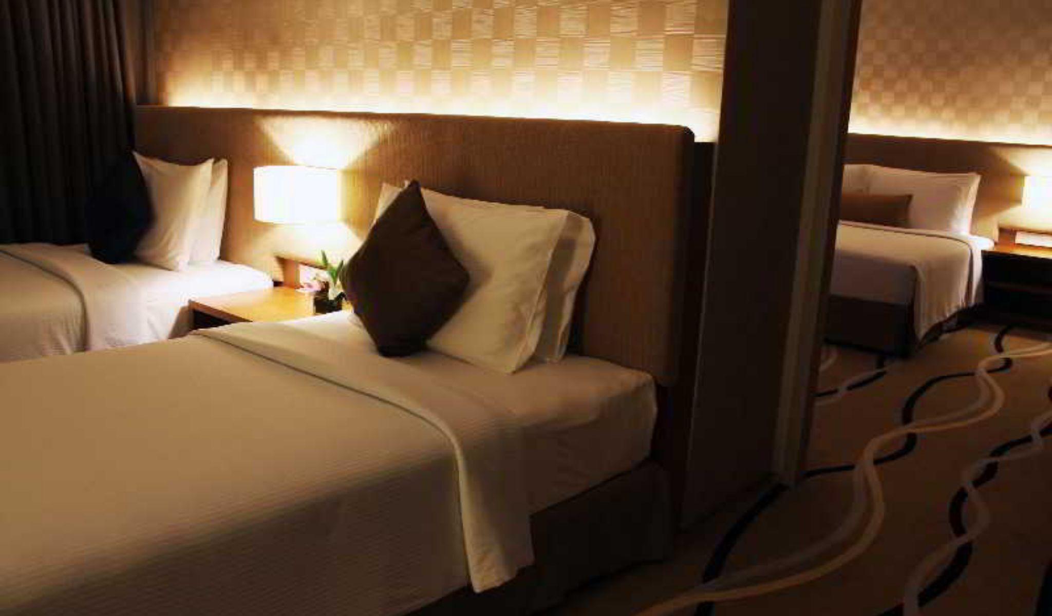 Zenith Hotel Kuantan Extérieur photo A room at the hotel