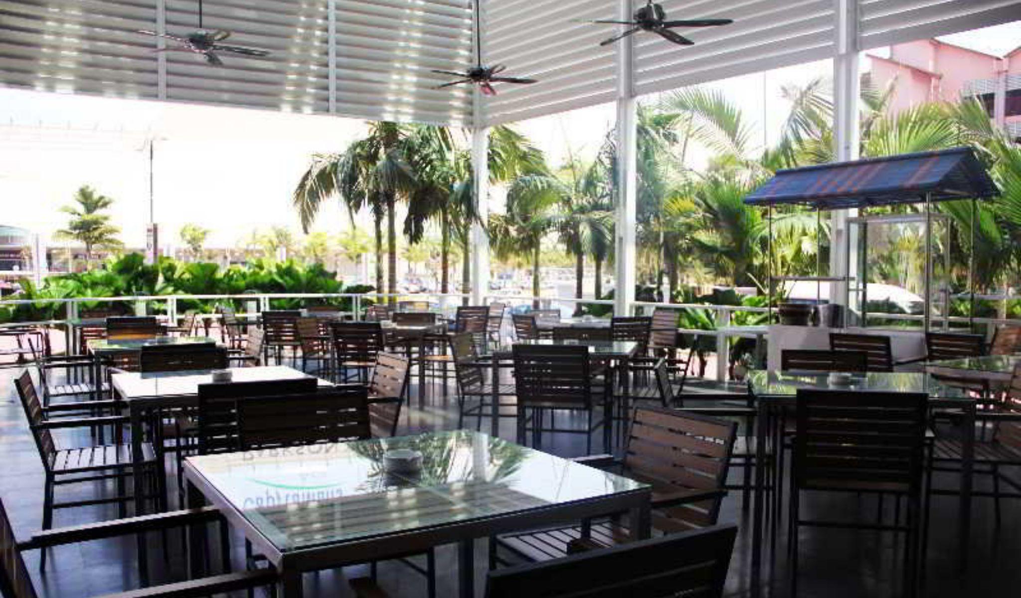 Zenith Hotel Kuantan Extérieur photo The interior of the restaurant