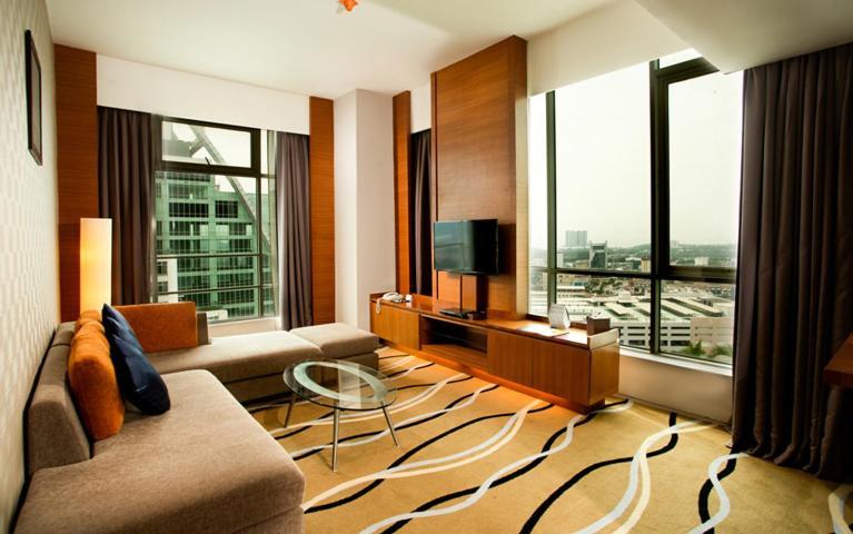 Zenith Hotel Kuantan Chambre photo A suite at the hotel