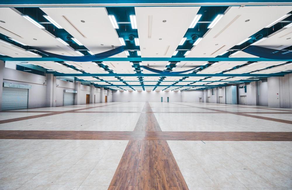 Zenith Hotel Kuantan Extérieur photo The interior of the convention center