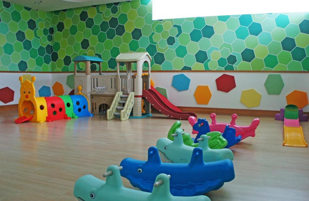 Zenith Hotel Kuantan Extérieur photo A nursery in Malaysia