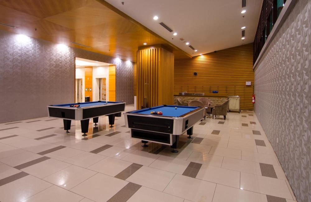 Zenith Hotel Kuantan Extérieur photo Billiard tables at the 10th floor of the hotel