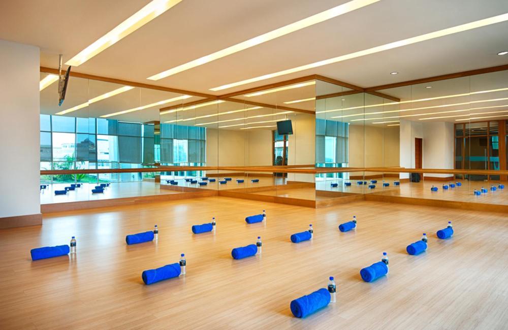 Zenith Hotel Kuantan Extérieur photo The Yoga Studio
